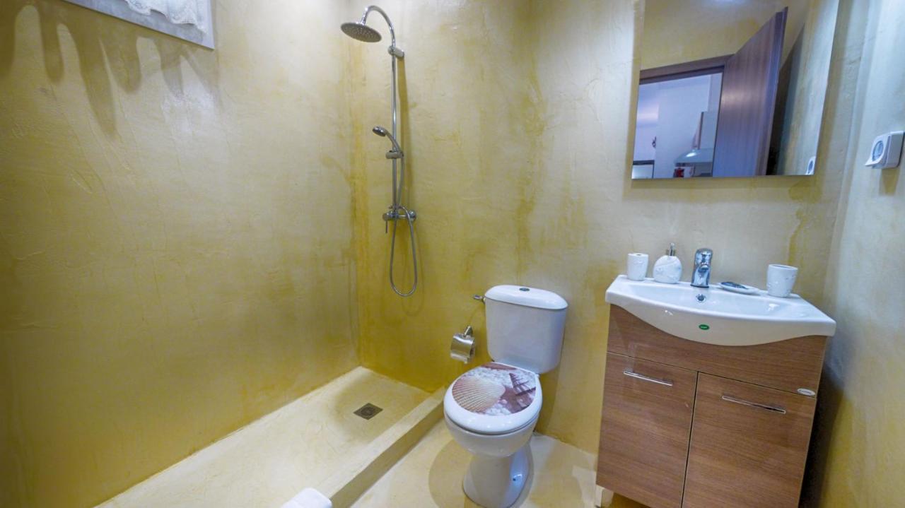 Feakia Apartment